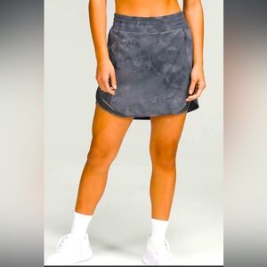 NWT RARE Lululemon Hotty Hot High-Rise Skirt *Long |Diamond Dye Pitch Grey, 4